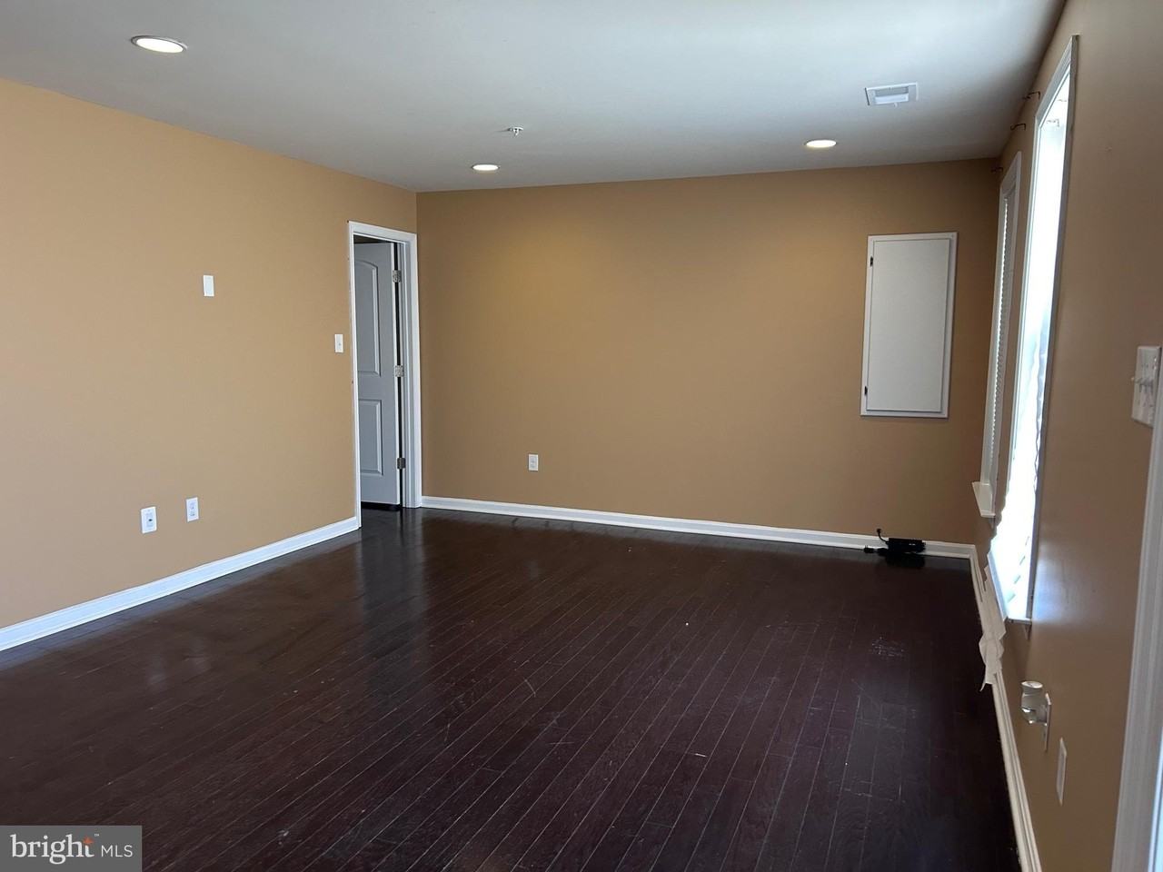 9623 Smithview Pl - Photo 3 of 42