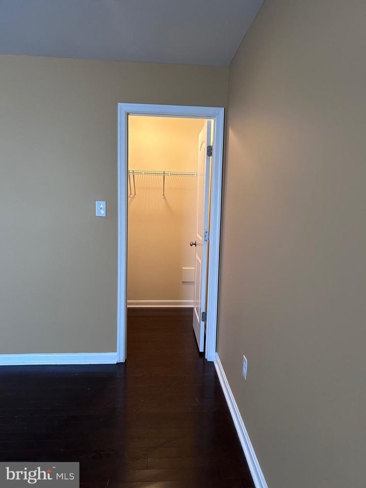 9623 Smithview Pl - Photo 5 of 42