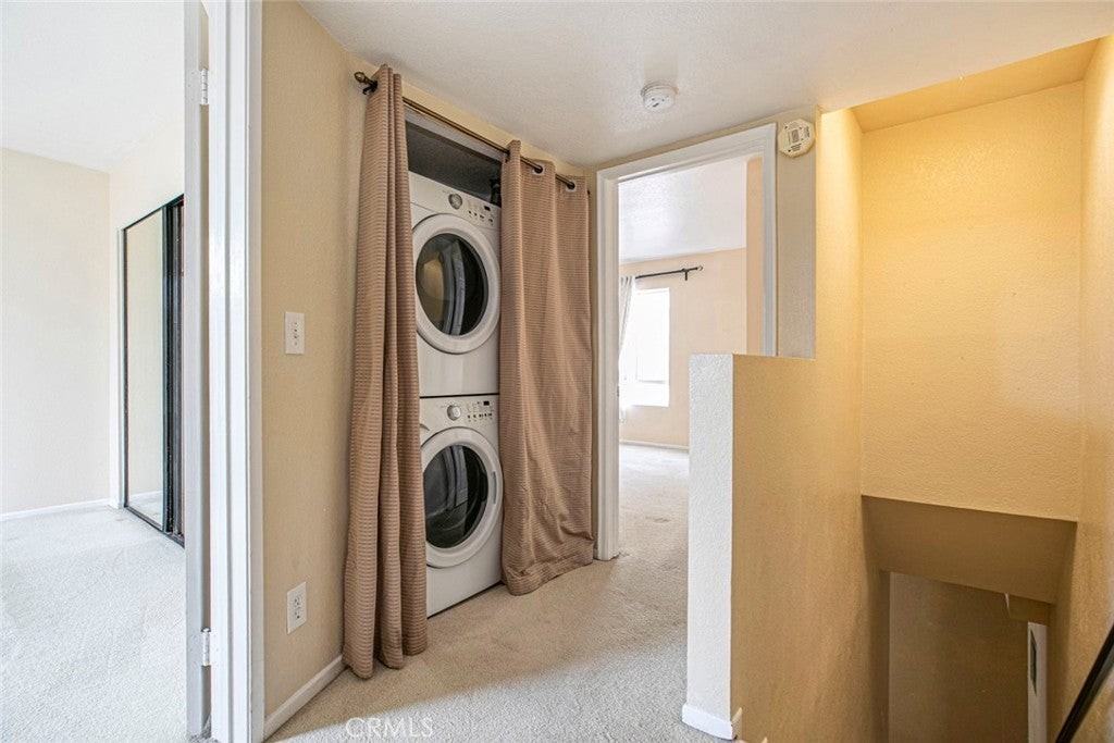 432 N Kenwood St - Photo 6 of 10