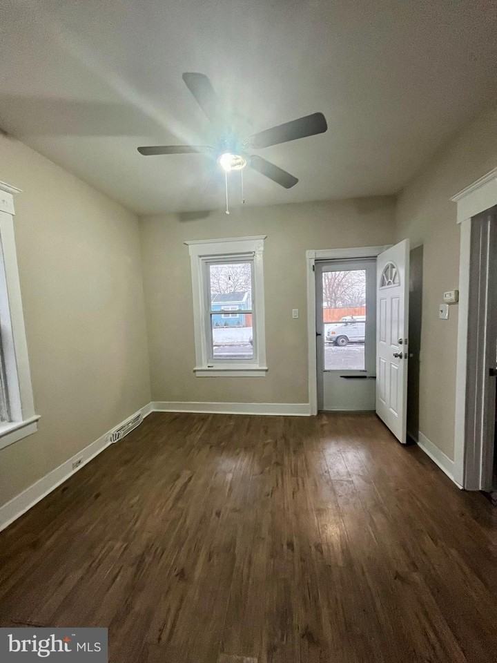 124 Field Ave - Photo 2 of 10