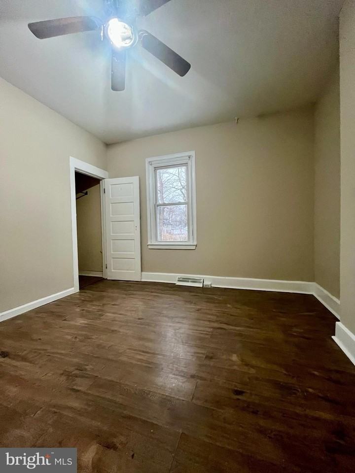 124 Field Ave - Photo 7 of 10