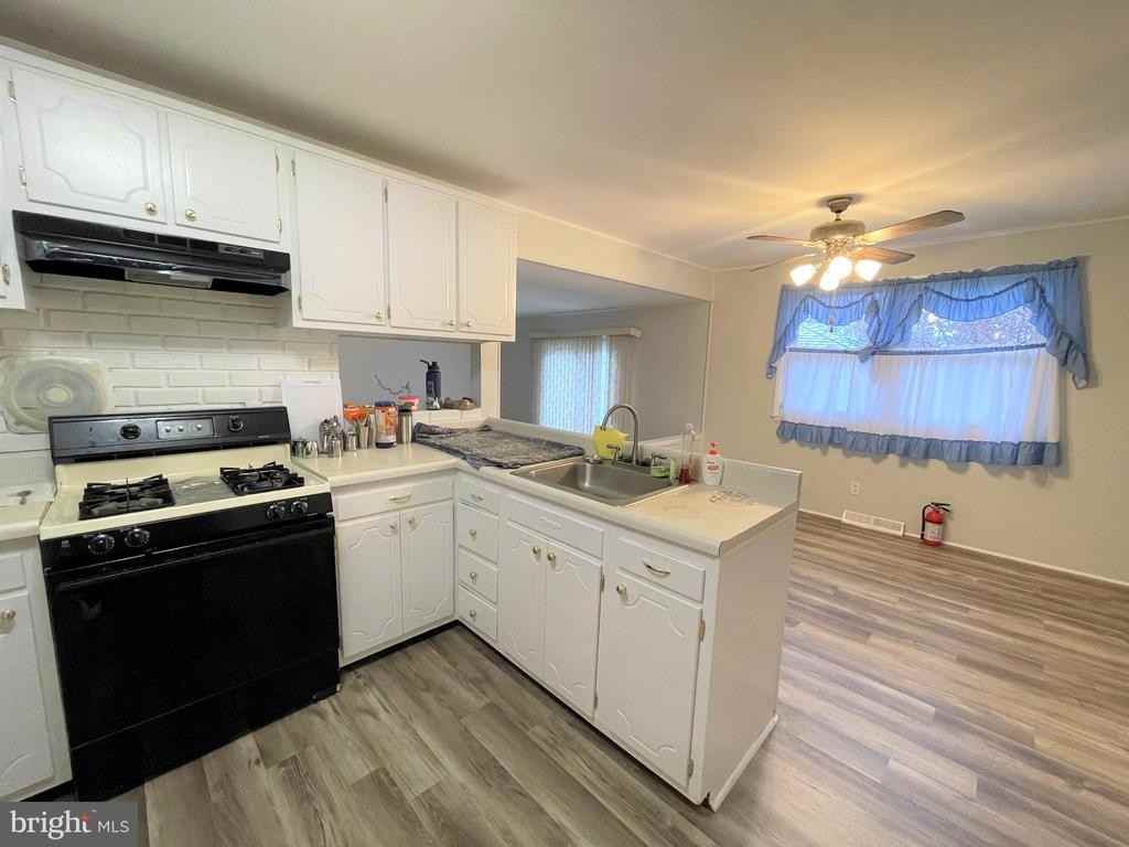 310 Fish Pond Rd - Photo 6 of 13