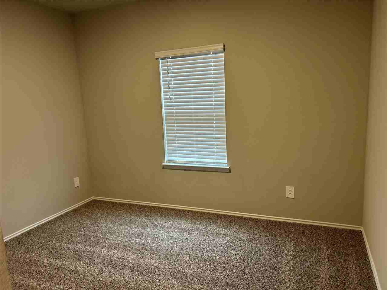 40434 Garden Heights Ln - Photo 4 of 31