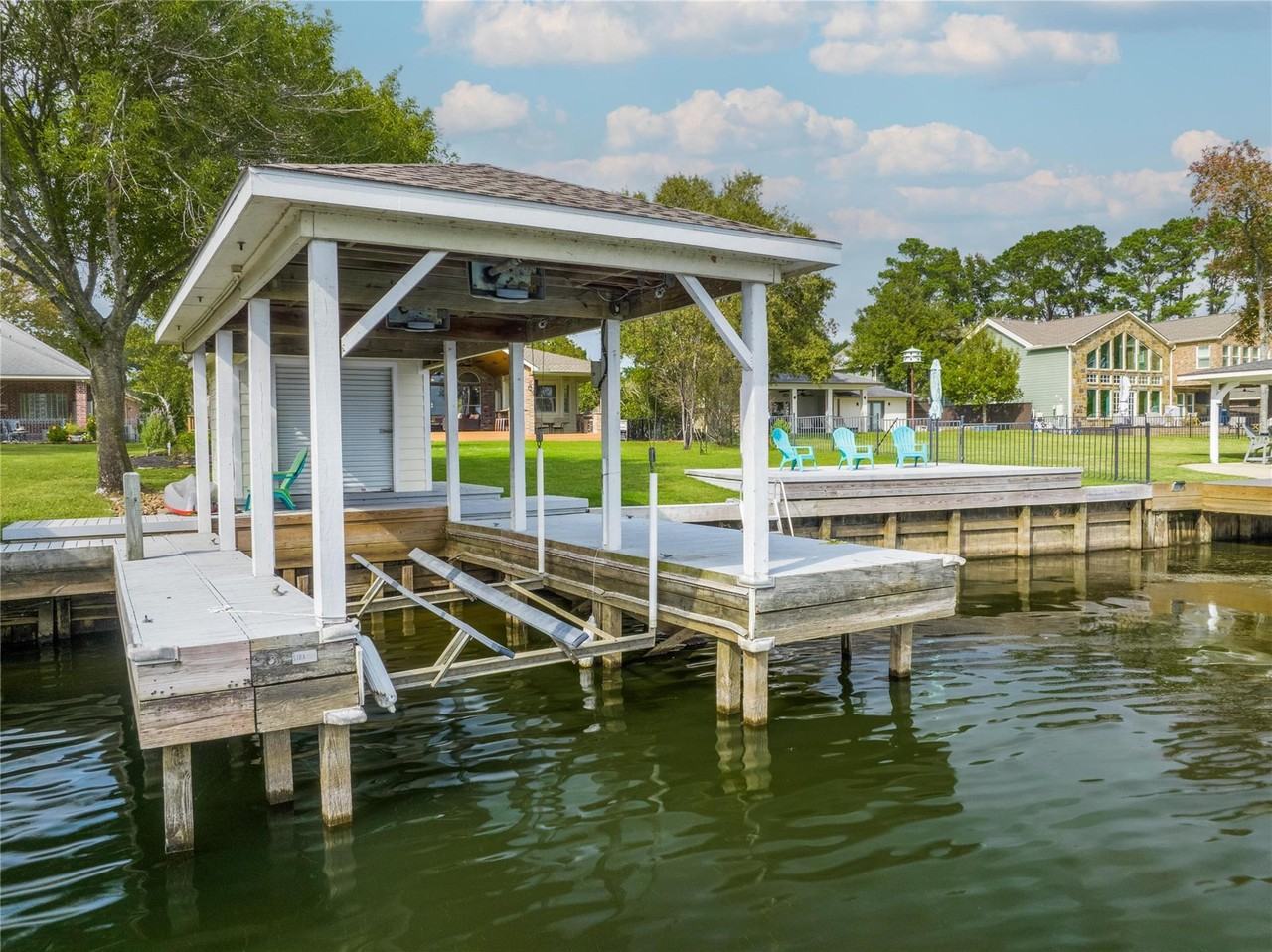 9698 E Shore Dr - Photo 7 of 39