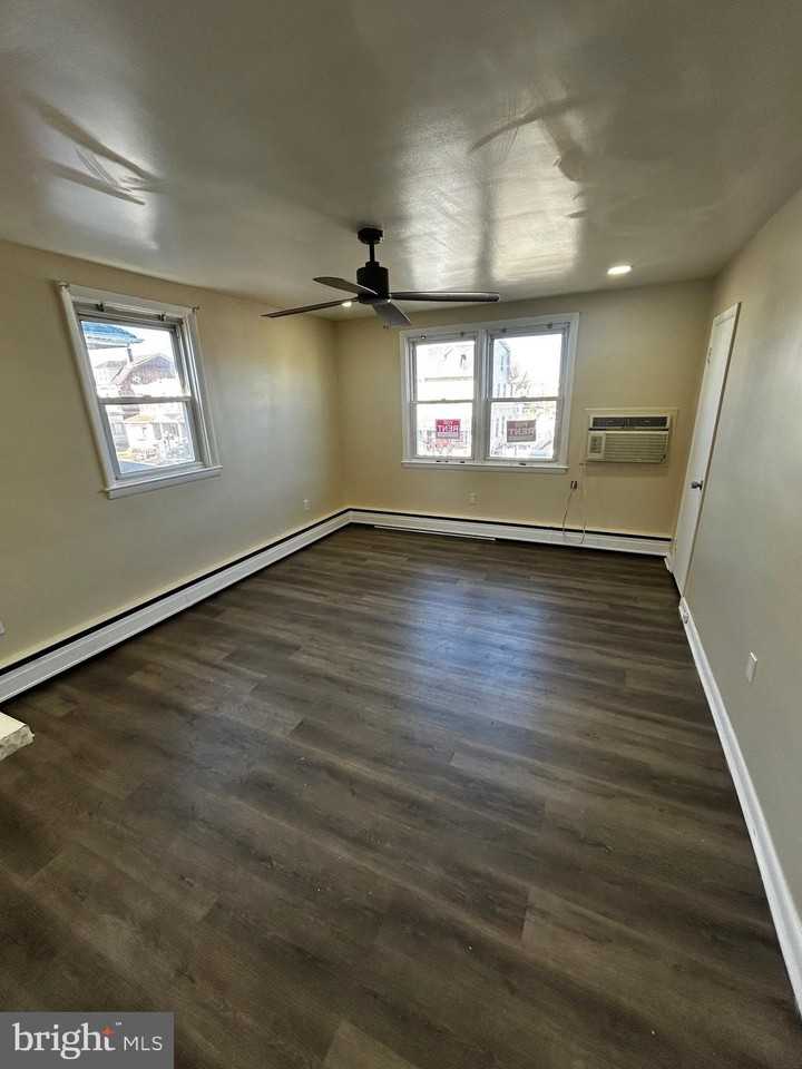 7347 Tabor Ave - Photo 3 of 22