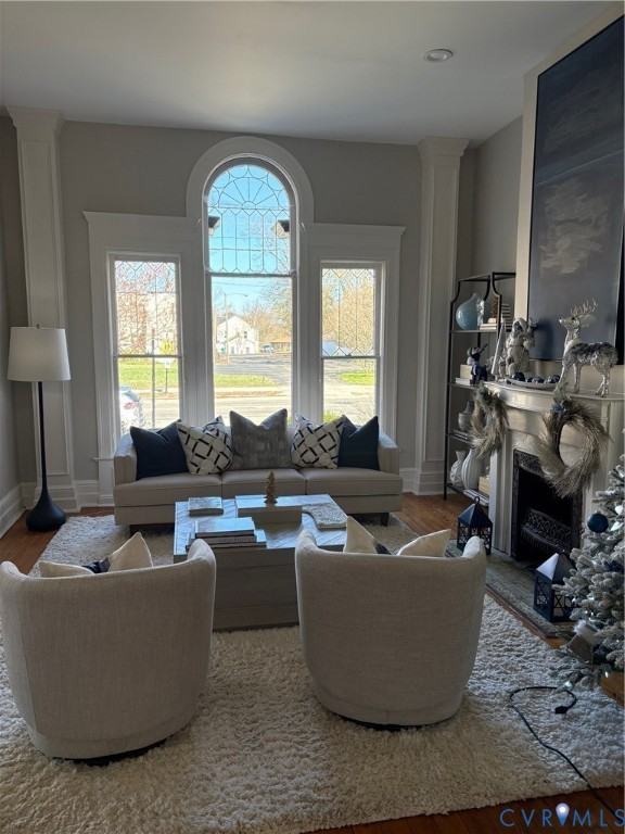 410 W Washington St - Photo 5 of 9