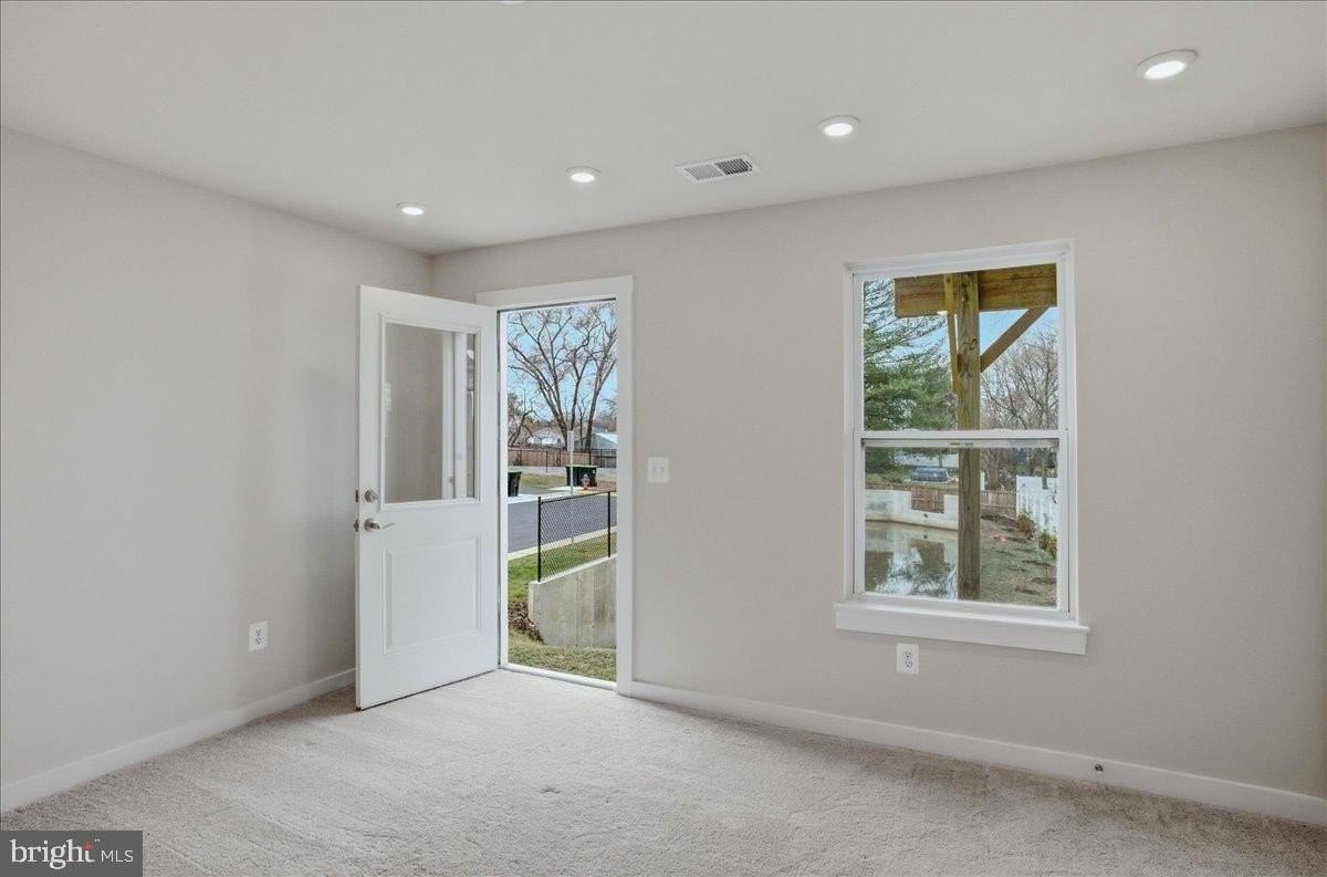 101 Marlow Ct - Photo 7 of 46