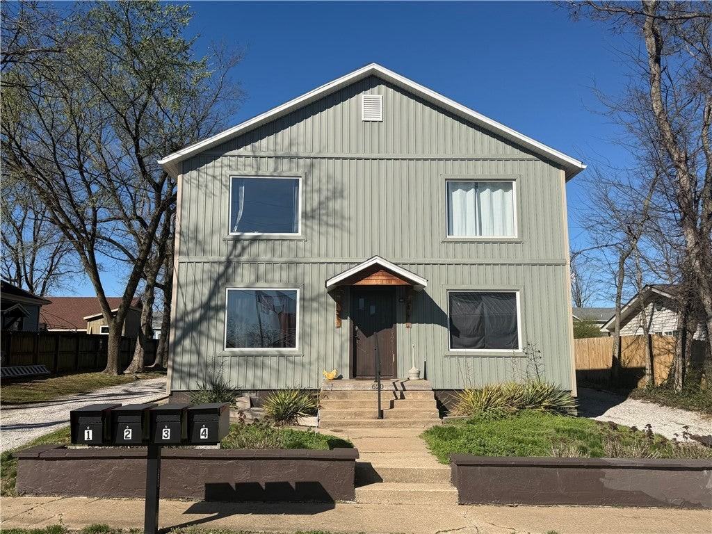 620 S 2nd St