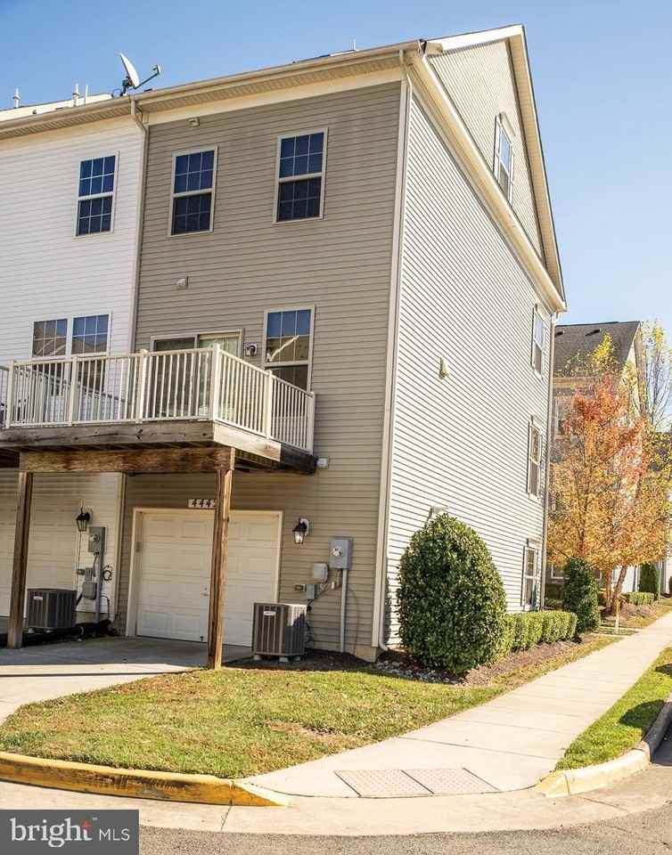 4442 Potomac Highlands Cir - Photo 6 of 41