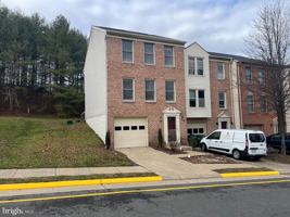 featured image of 110 Rolling Hill Ct