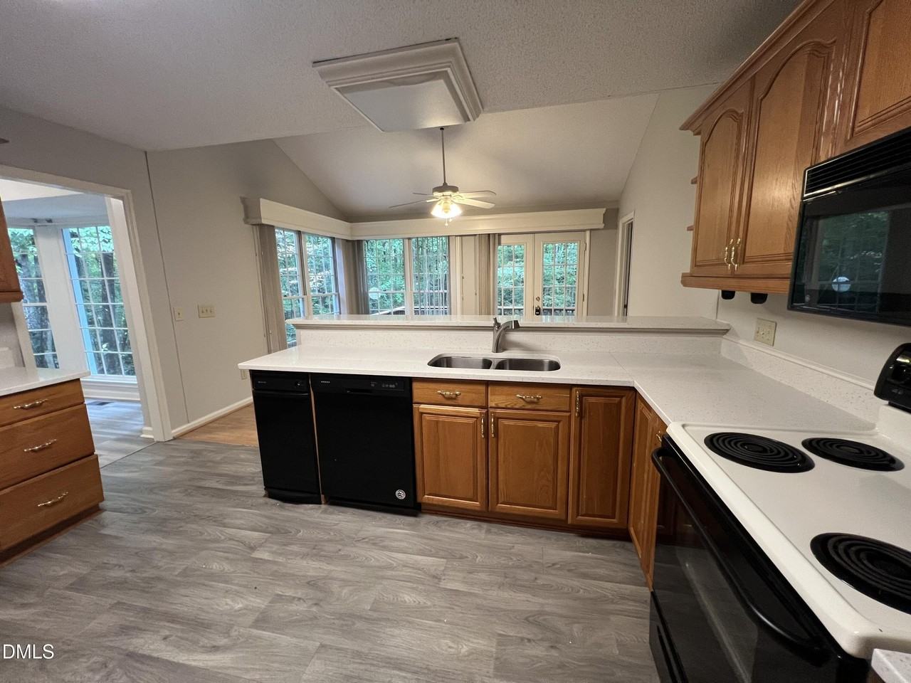 212 Gettysburg Dr - Photo 4 of 16