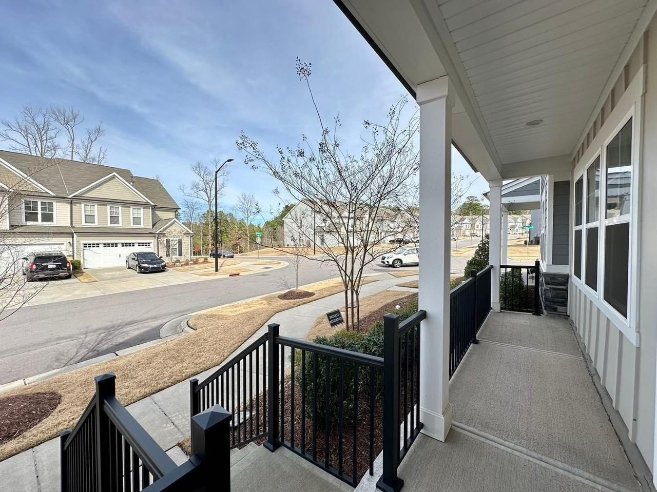 205 Eagleson St - Photo 3 of 26