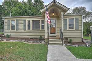 featured image of 3044 Lowrance Dr