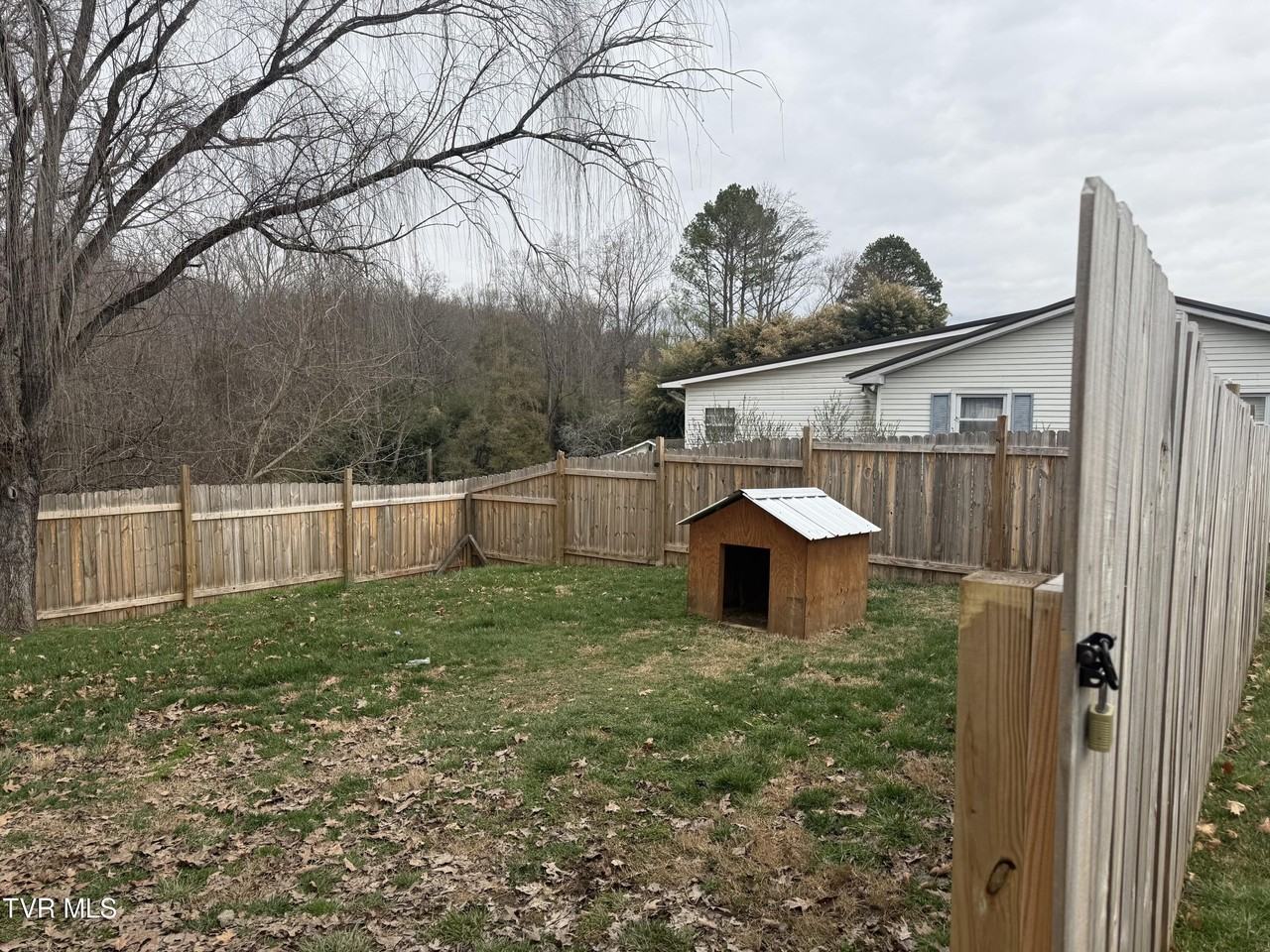 3044 Lowrance Dr - Photo 2 of 25