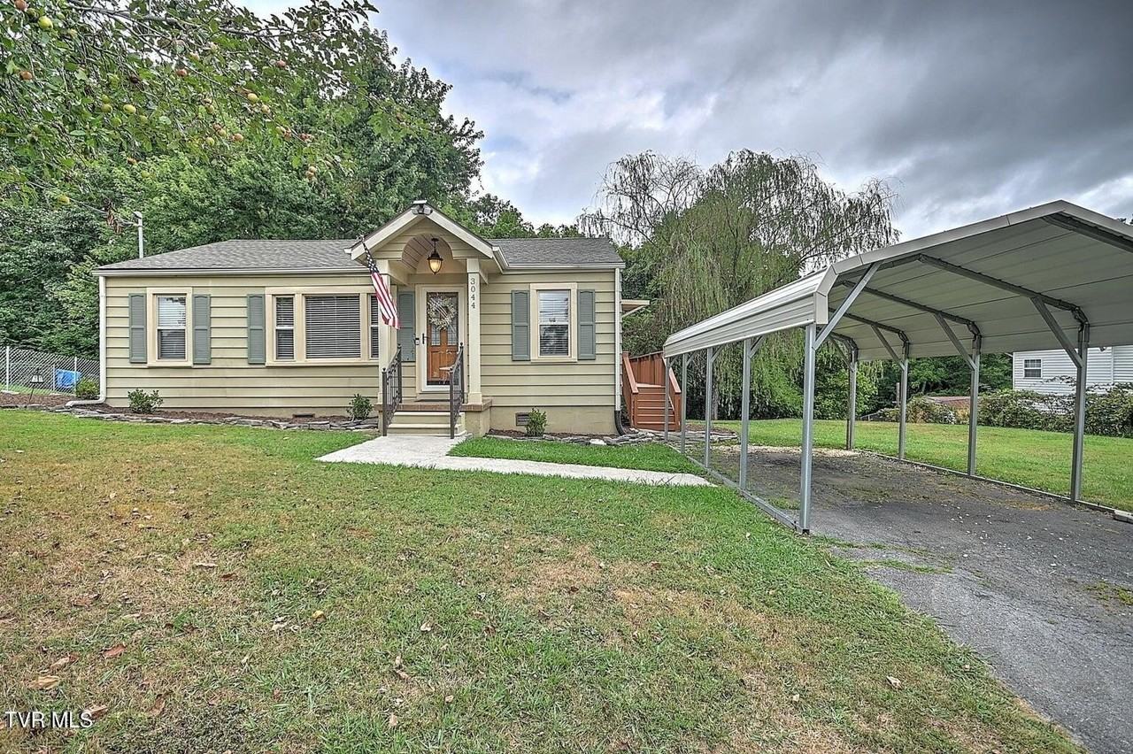 3044 Lowrance Dr - Photo 7 of 25