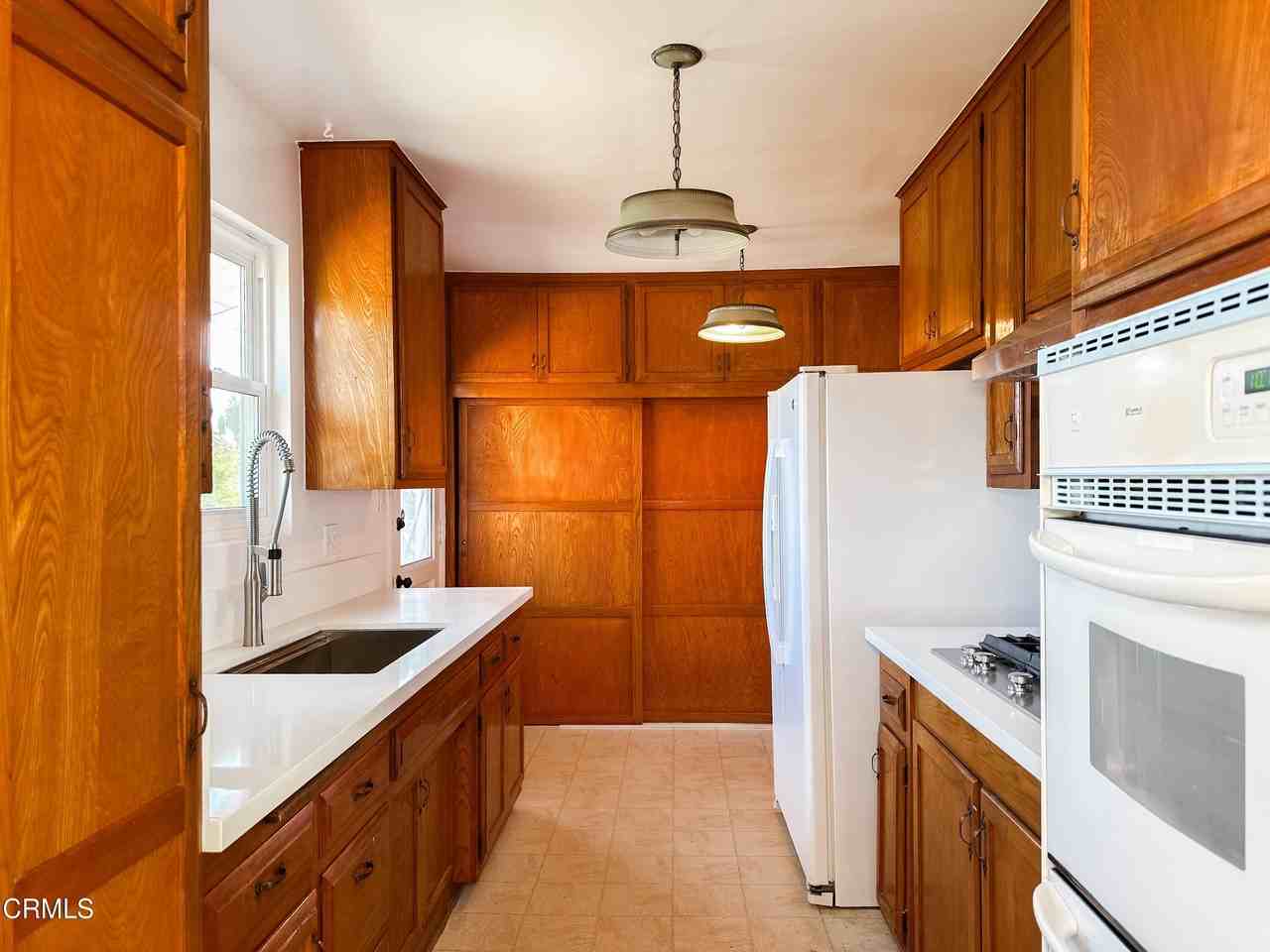 237 W Brucker Rd - Photo 2 of 18