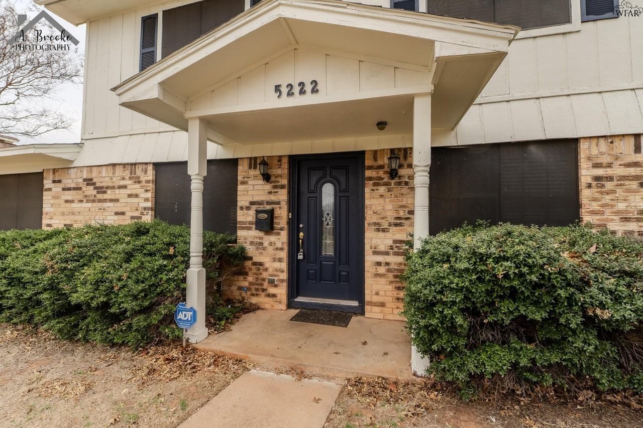 5222 Jamaica Dr - Photo 2 of 35