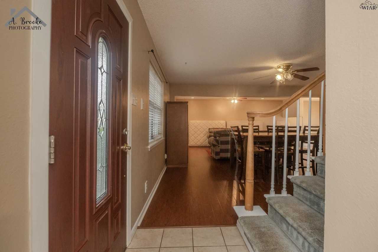 5222 Jamaica Dr - Photo 4 of 35