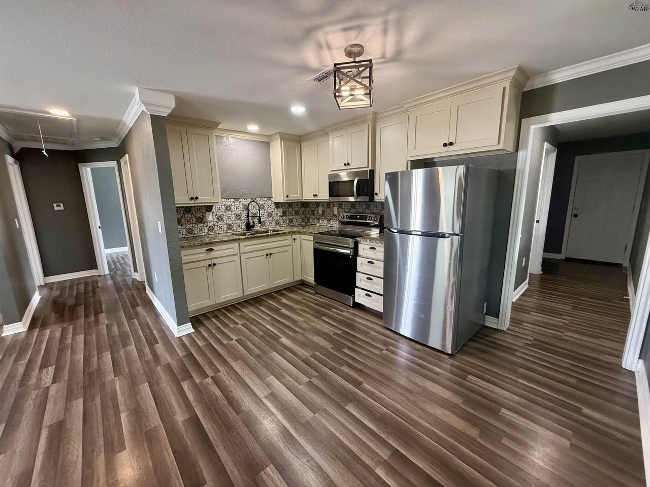 1603 Oceola Ave - Photo 5 of 17