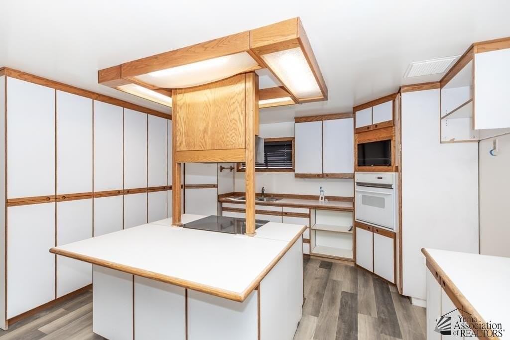 2890 W Patricia Ln - Photo 7 of 16