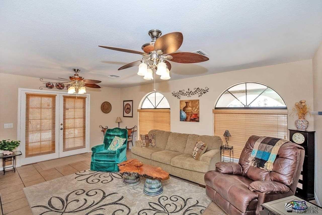 13644 E 52nd Dr - Photo 4 of 21