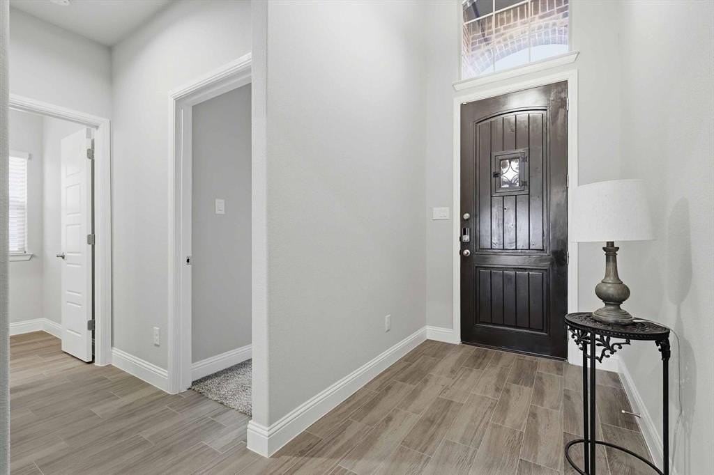 2244 Knightsgate Rd - Photo 5 of 34