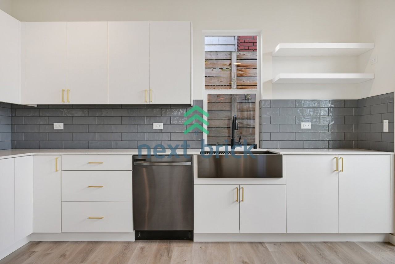 911 25th Ave S #B - Photo 5 of 21