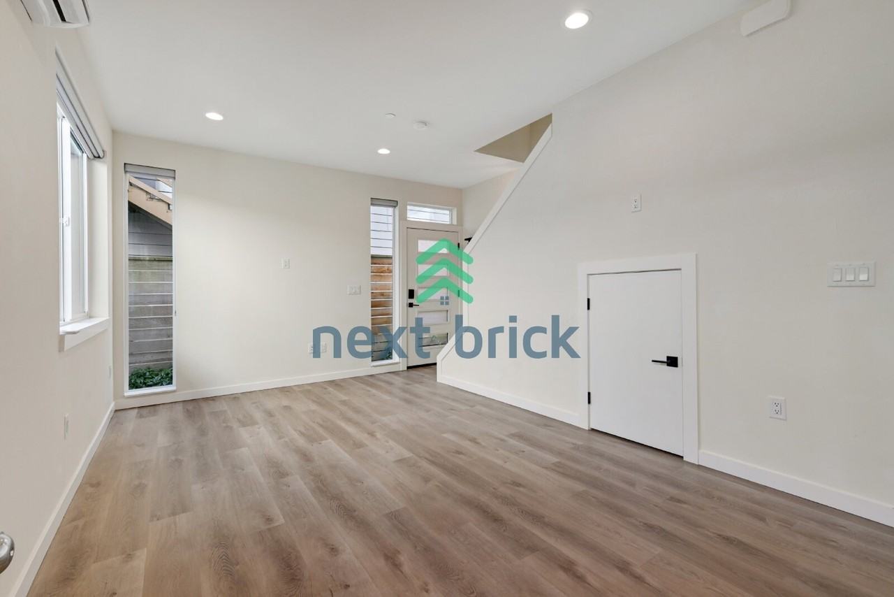 911 25th Ave S #B - Photo 7 of 21