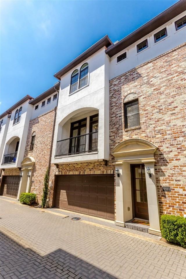 3581 Dunminster Ct - Photo 3 of 27