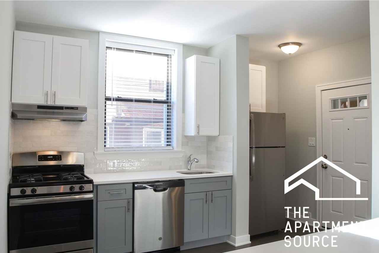 3925 N Keeler Ave #1E - Photo 2 of 14