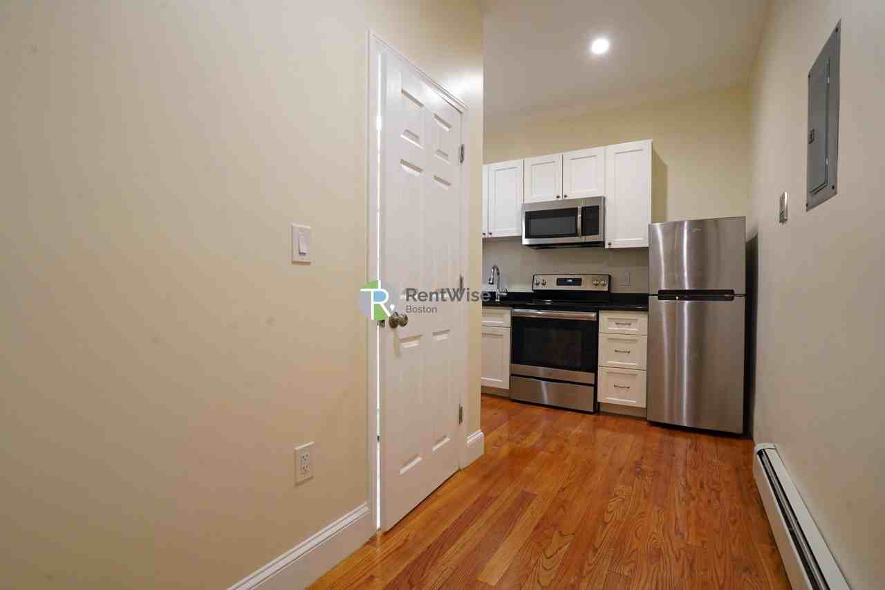 1844 Commonwealth Ave #8 - Photo 5 of 15