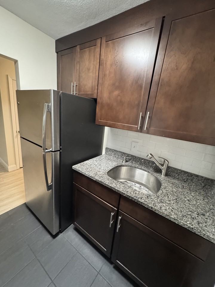 16 Whites Ave #15 - Photo 5 of 12