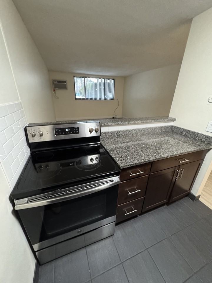 16 Whites Ave #15 - Photo 6 of 12