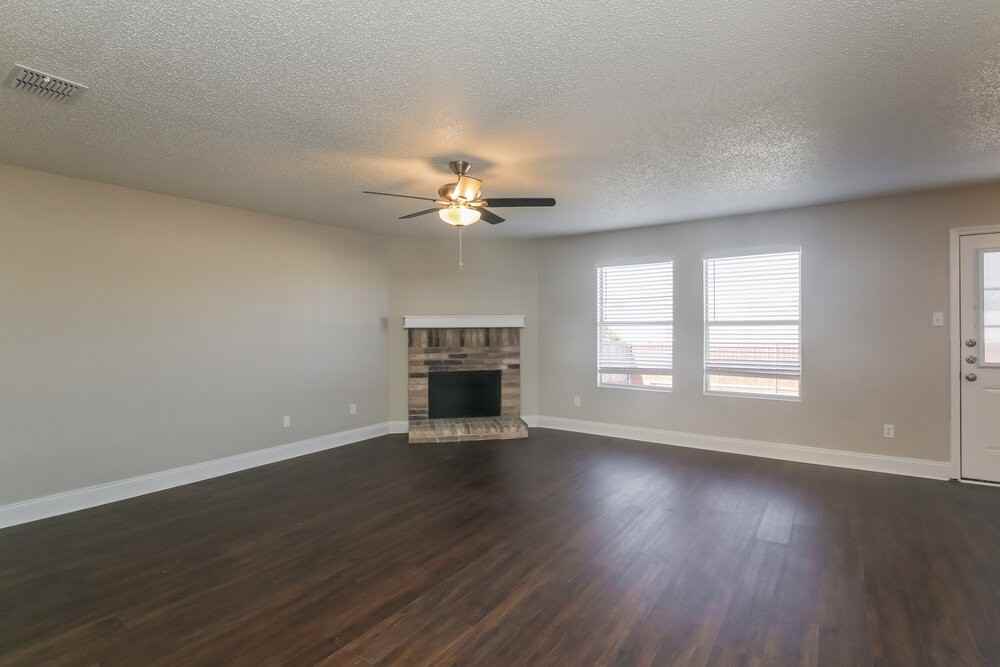 1476 Hickory Creek Ln - Photo 4 of 16