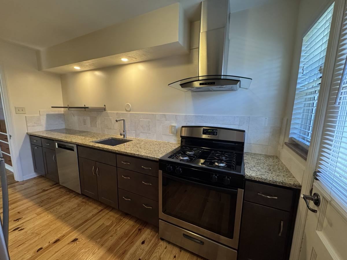 802 Kenwick Rd - Photo 2 of 12