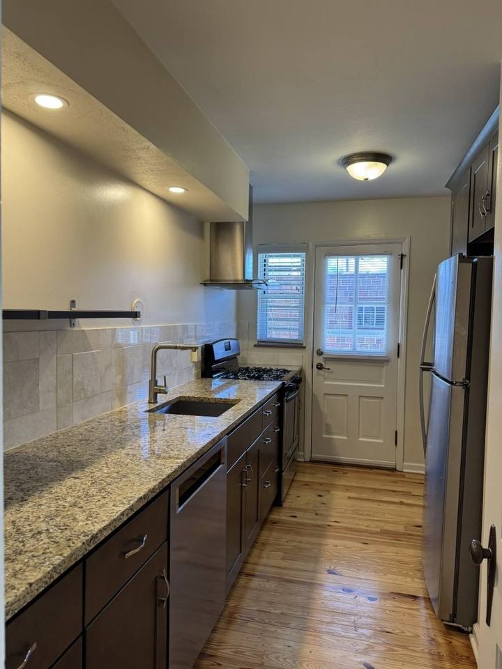 802 Kenwick Rd - Photo 3 of 12