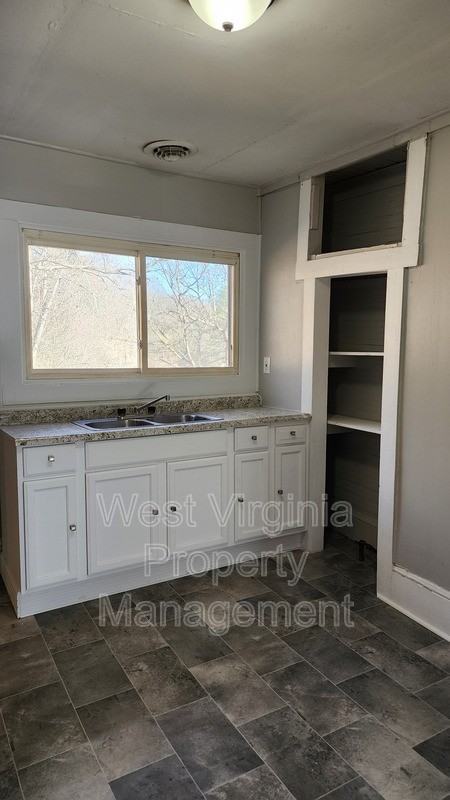 317 Main St - Photo 2 of 17