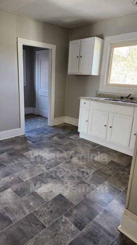 317 Main St - Photo 3 of 17