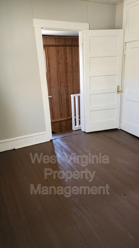 317 Main St - Photo 5 of 17