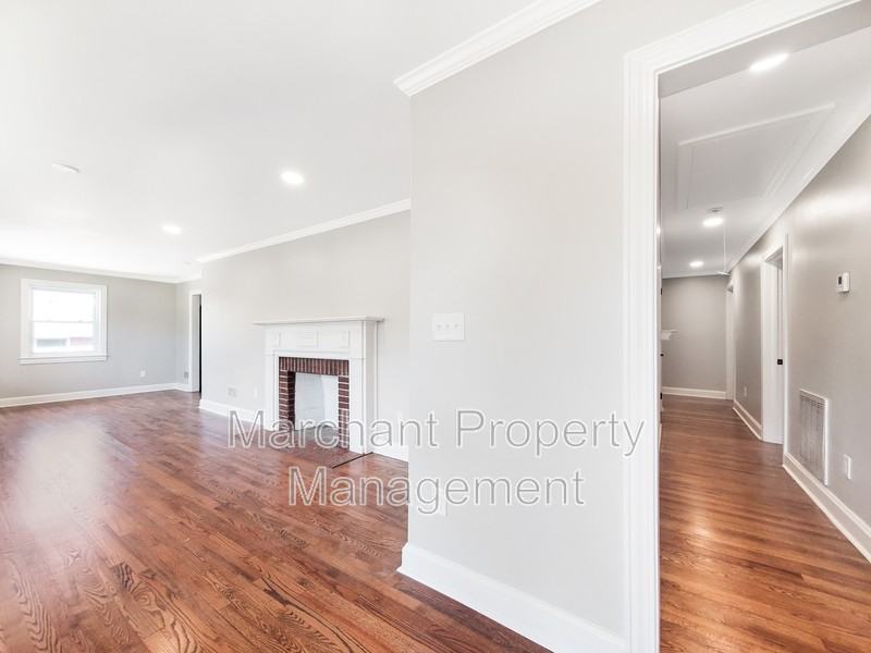 103 Robin Hood Rd - Photo 3 of 27