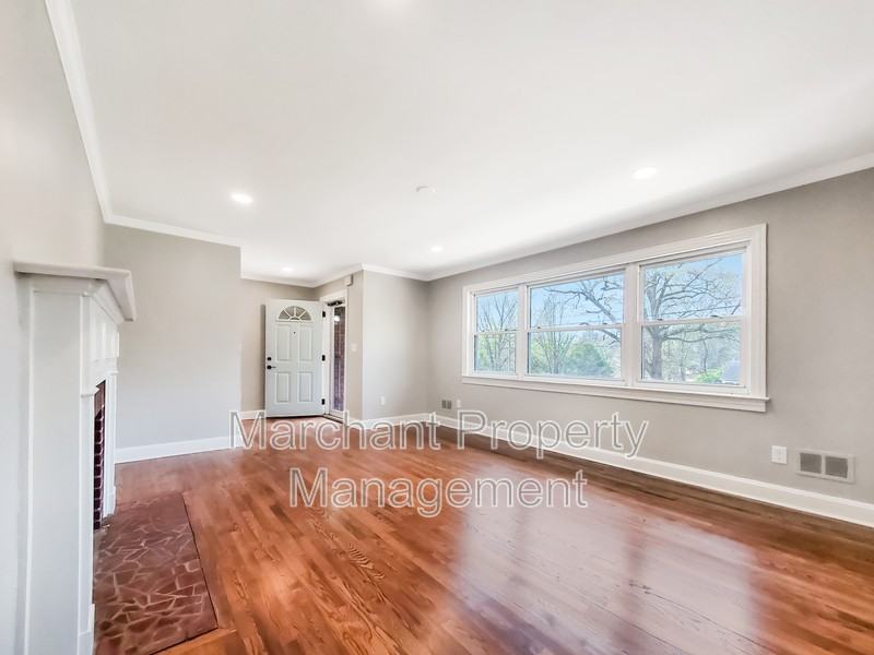 103 Robin Hood Rd - Photo 5 of 27