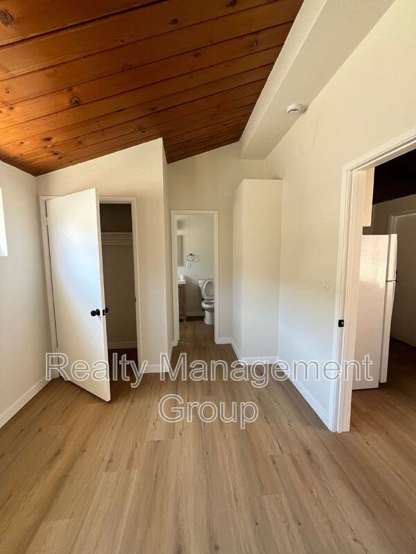 4287 51st St - Photo 5 of 9