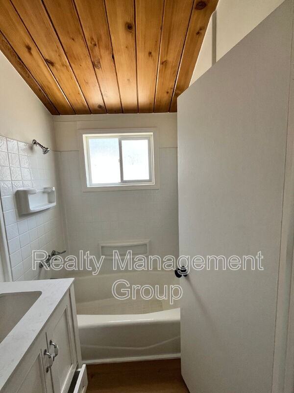 4285 51st St - Photo 7 of 10