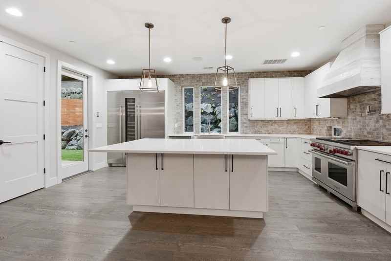 332 13th Ave - Photo 3 of 26