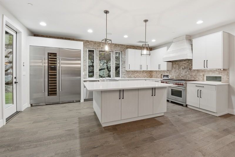 332 13th Ave - Photo 5 of 26