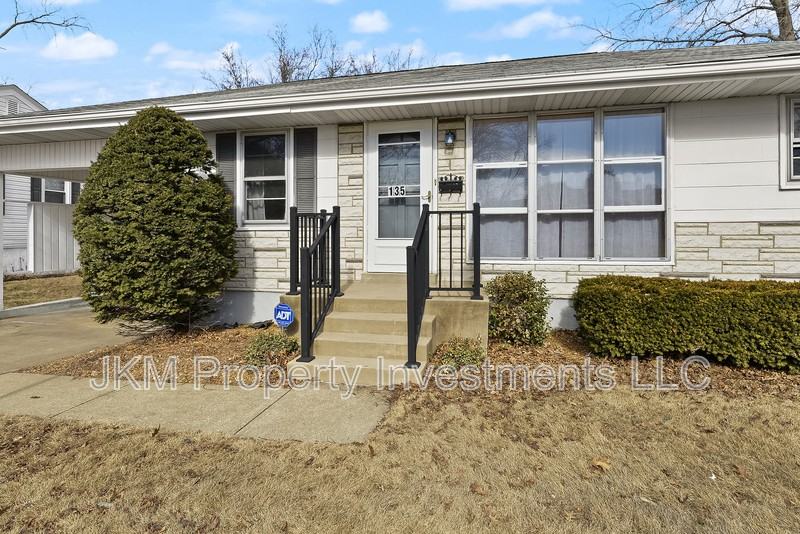 135 Saint Maurice Ln - Photo 2 of 8