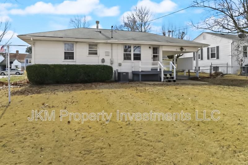 135 Saint Maurice Ln - Photo 3 of 8