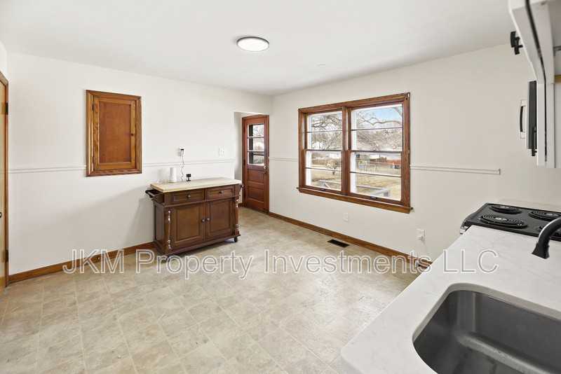 135 Saint Maurice Ln - Photo 5 of 8