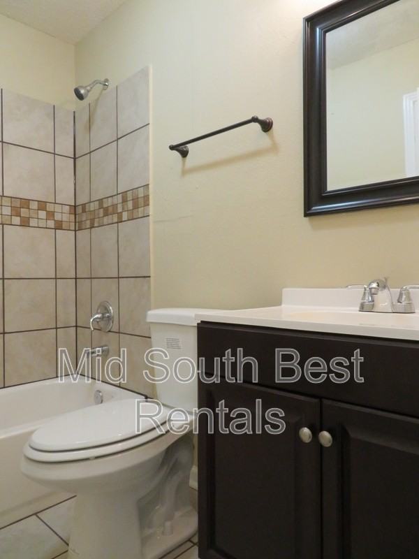 1048 University St - Photo 6 of 7