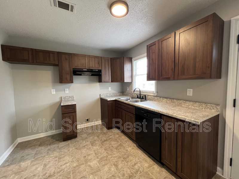 4959 Newton Rd - Photo 3 of 12